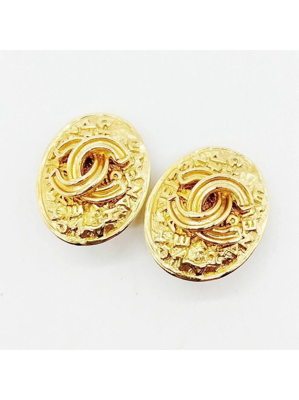 Chanel Earring Gold 95 A 600-060225